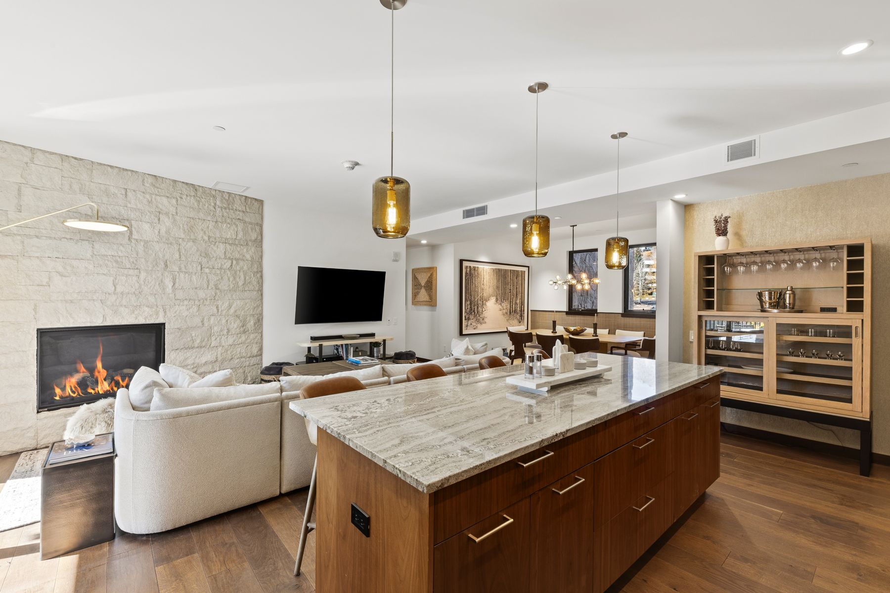 Living room and kitchen at The Lion E307